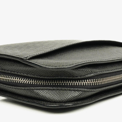 Louis Vuitton Orsay Clutch aus Taiga Leder