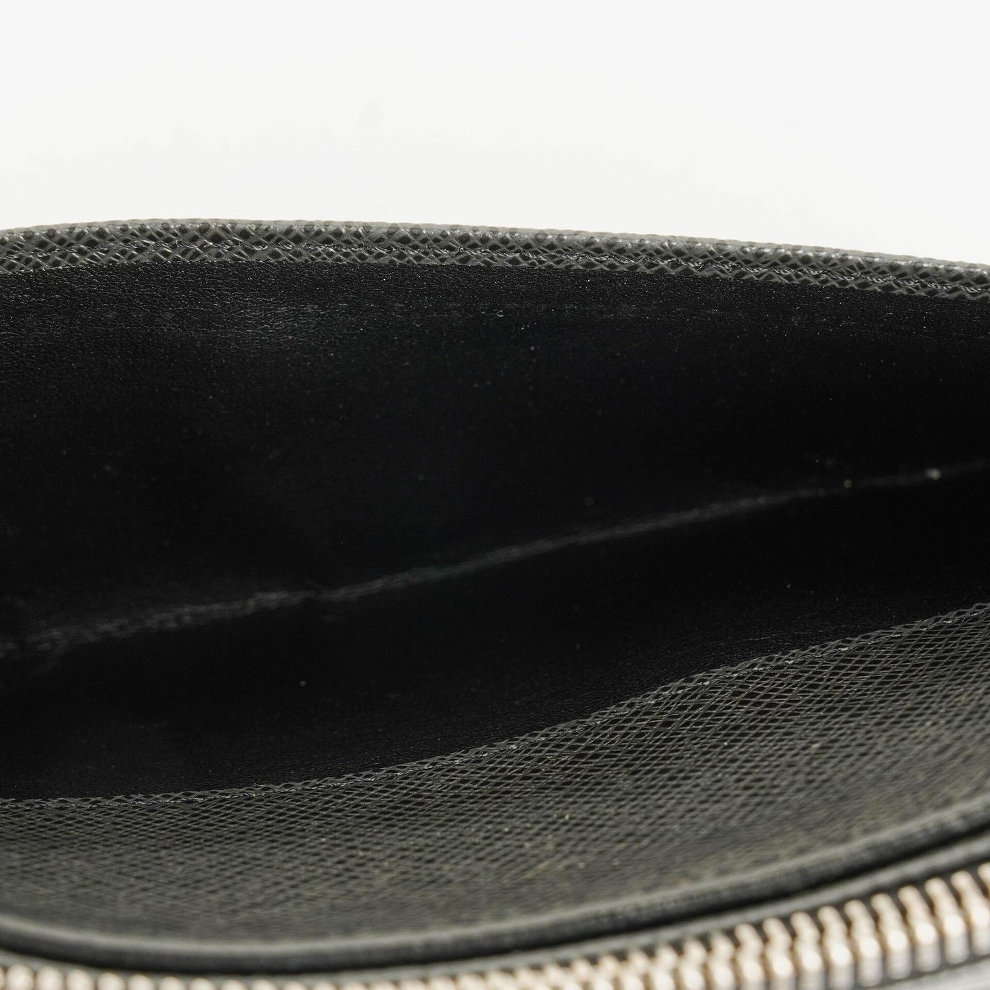 Louis Vuitton Orsay Clutch aus Taiga Leder