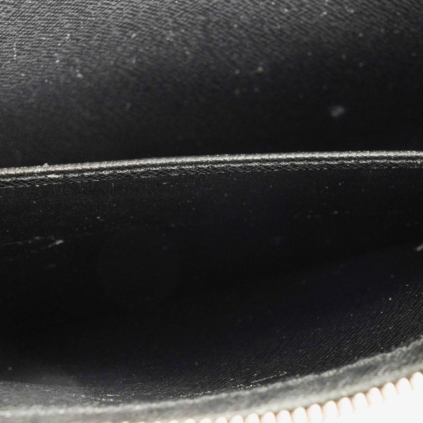 Louis Vuitton Orsay Clutch aus Taiga Leder