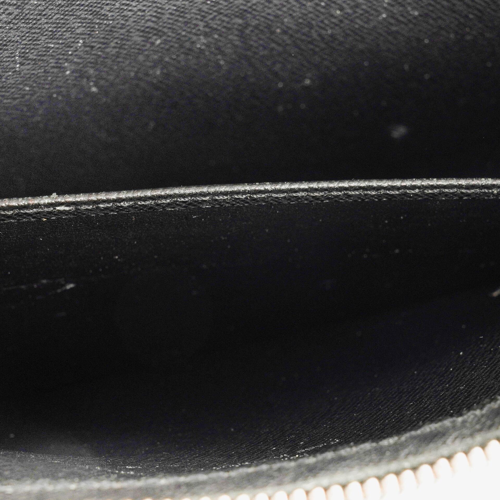 Louis Vuitton Orsay Clutch aus Taiga Leder