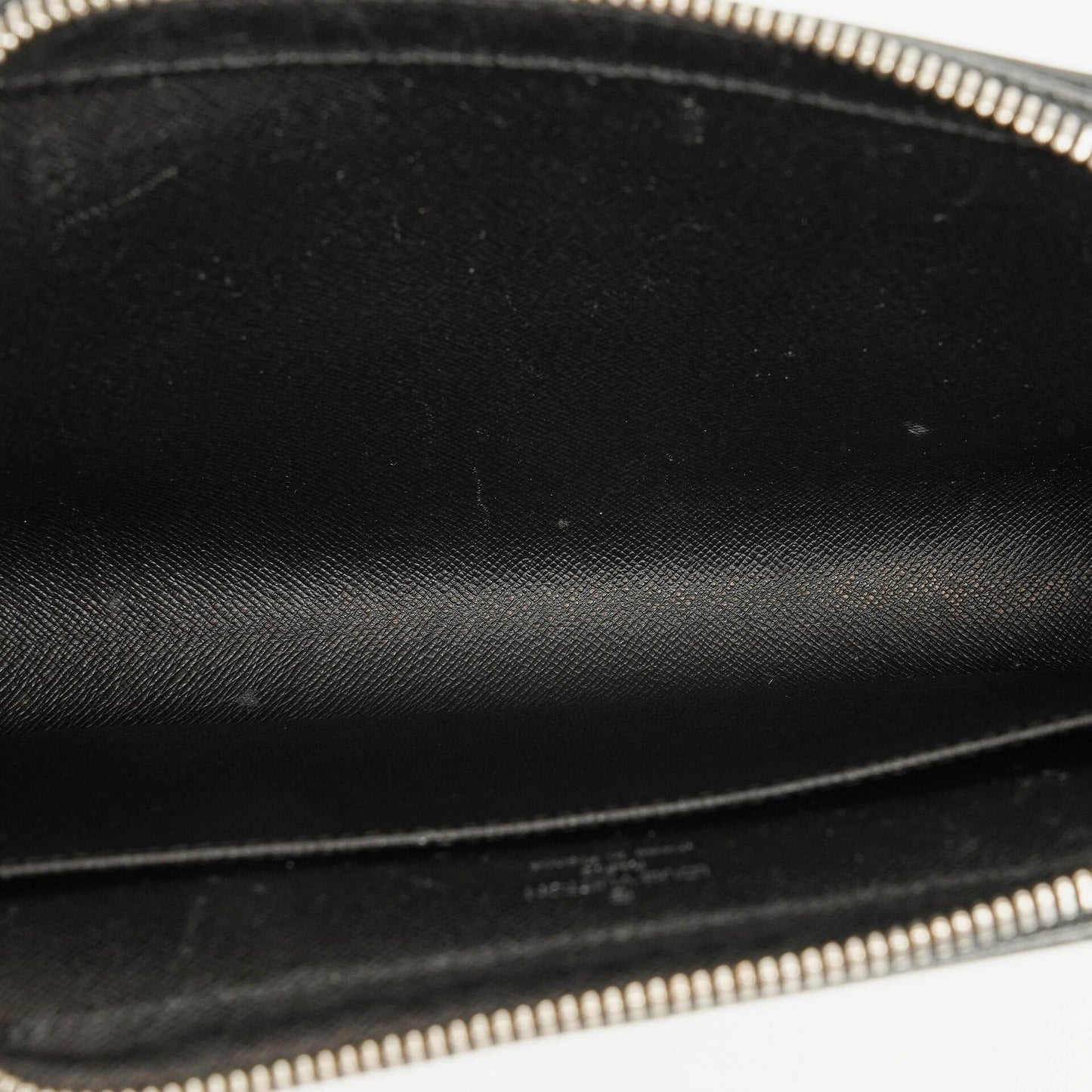 Louis Vuitton Orsay Clutch aus Taiga Leder