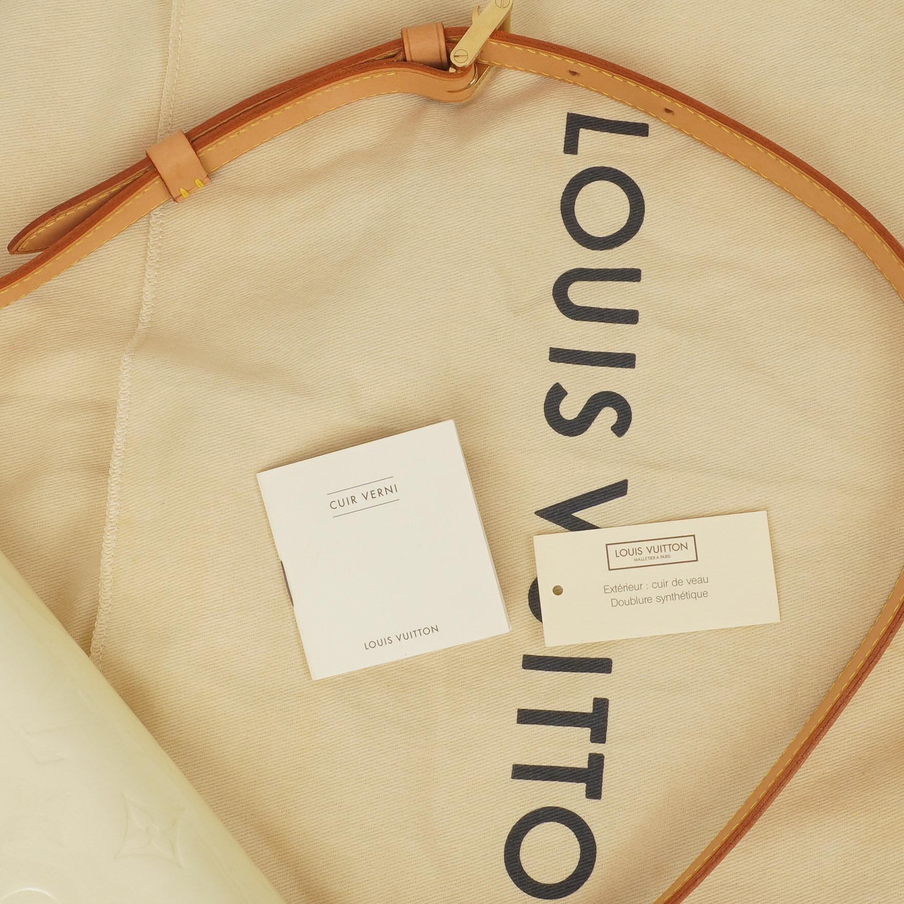 Louis Vuitton Thompson Street Schultertasche aus Perle Monogram Vernis Leder