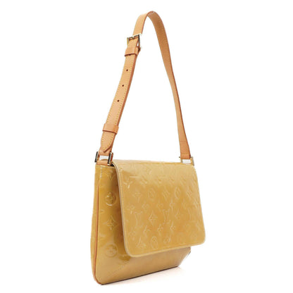 Louis Vuitton Thompson Street Schultertasche aus gelbem Monogram Vernis Leder