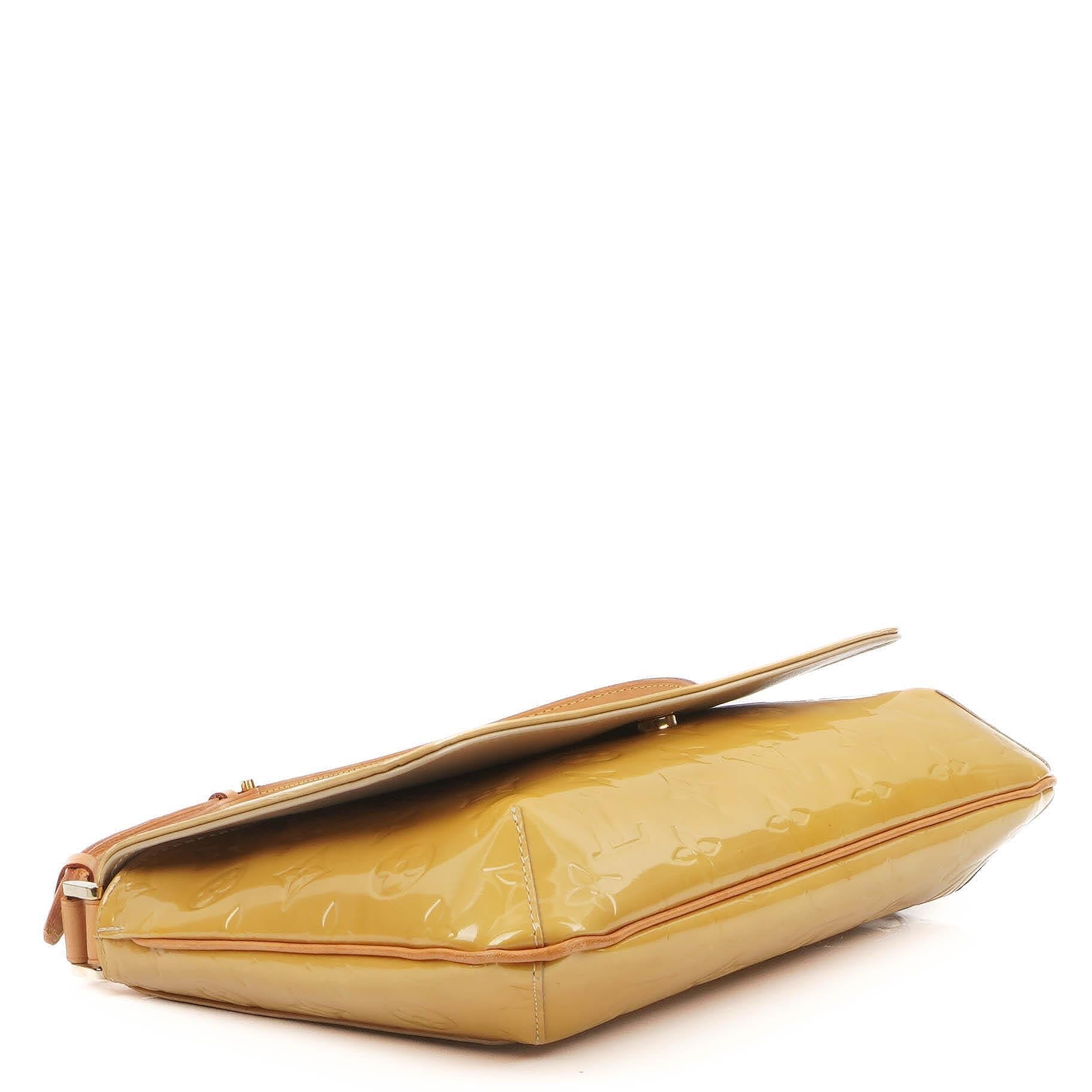 Louis Vuitton Thompson Street Schultertasche aus gelbem Monogram Vernis Leder
