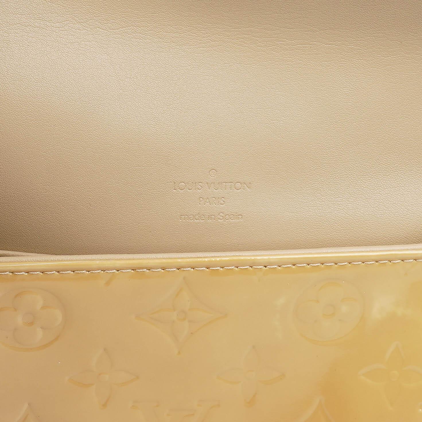 Louis Vuitton Thompson Street Schultertasche aus gelbem Monogram Vernis Leder