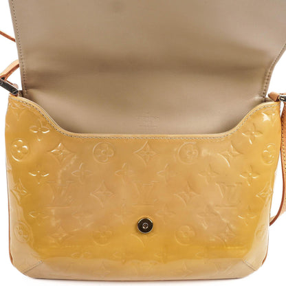 Louis Vuitton Thompson Street Schultertasche aus gelbem Monogram Vernis Leder
