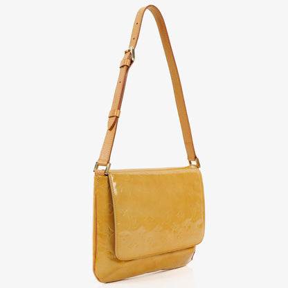 Louis Vuitton Thompson Schultertasche aus gelbem Monogram Vernis Leder
