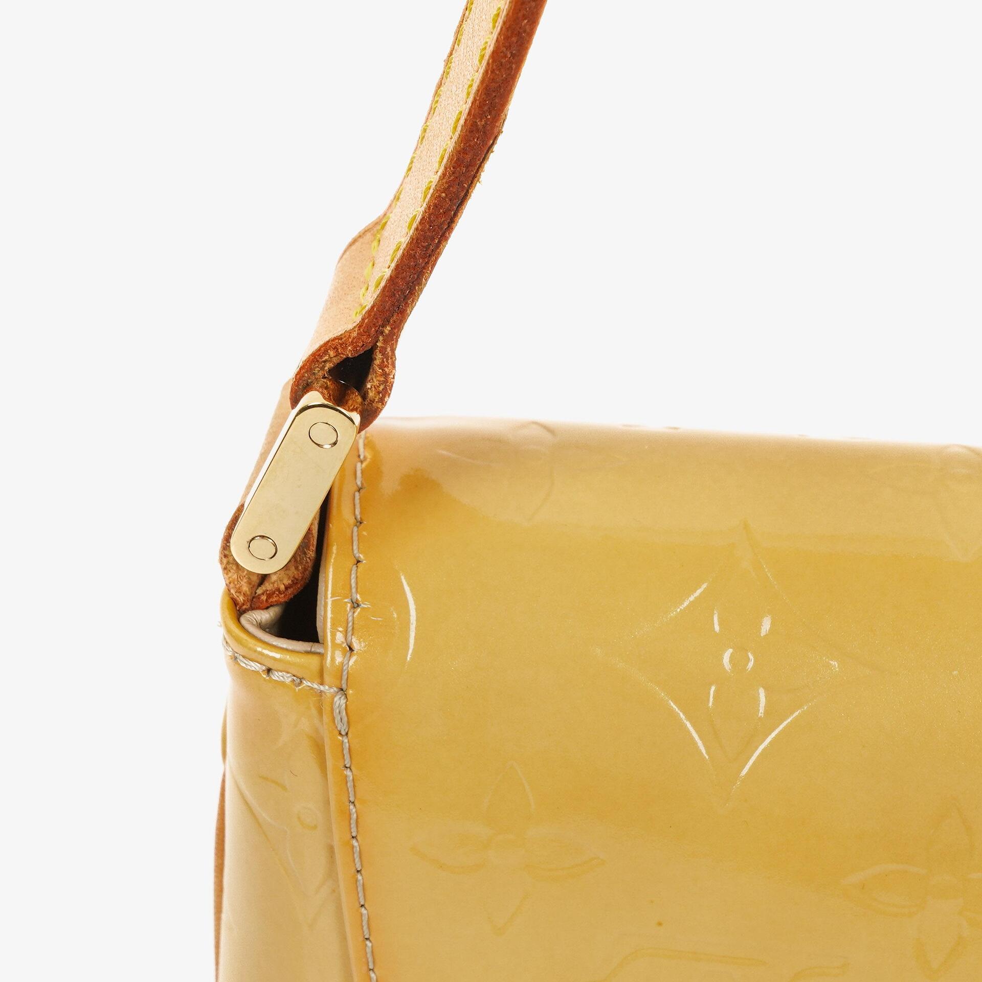 Louis Vuitton Thompson Schultertasche aus gelbem Monogram Vernis Leder