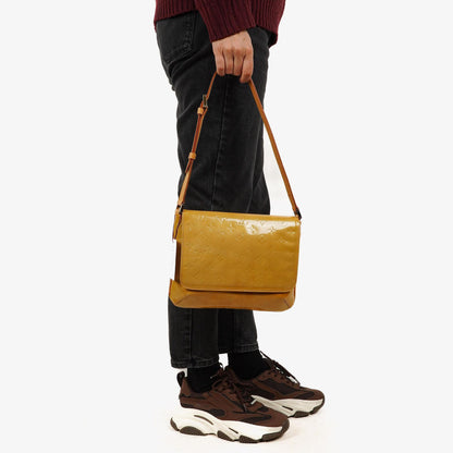 Louis Vuitton Thompson Schultertasche aus gelbem Monogram Vernis Leder