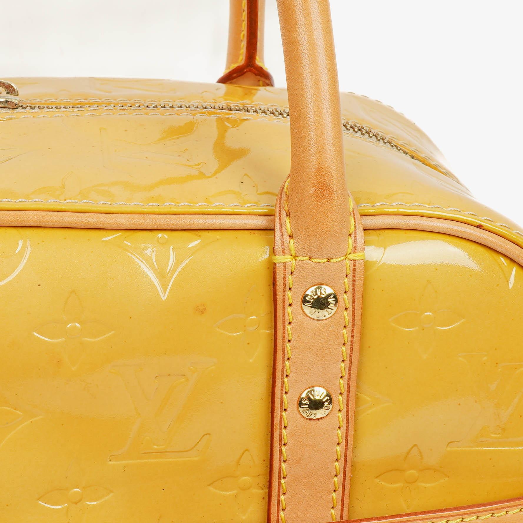 Louis Vuitton Tompkins Tasche aus gelbem Lackleder