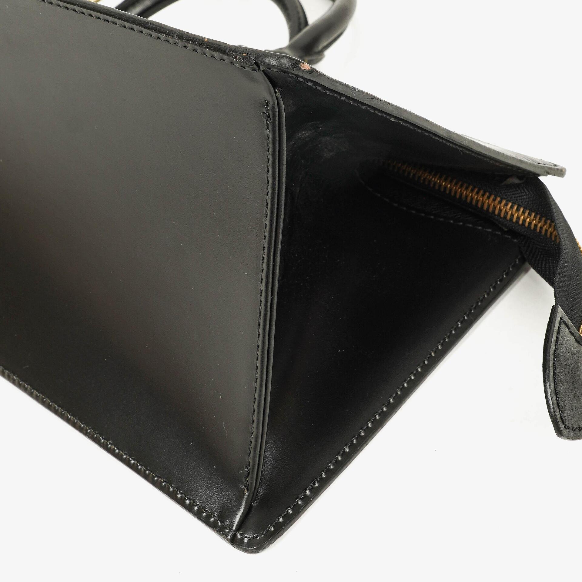 Louis Vuitton Triangle Handtasche aus schwarzem Epi-Leder