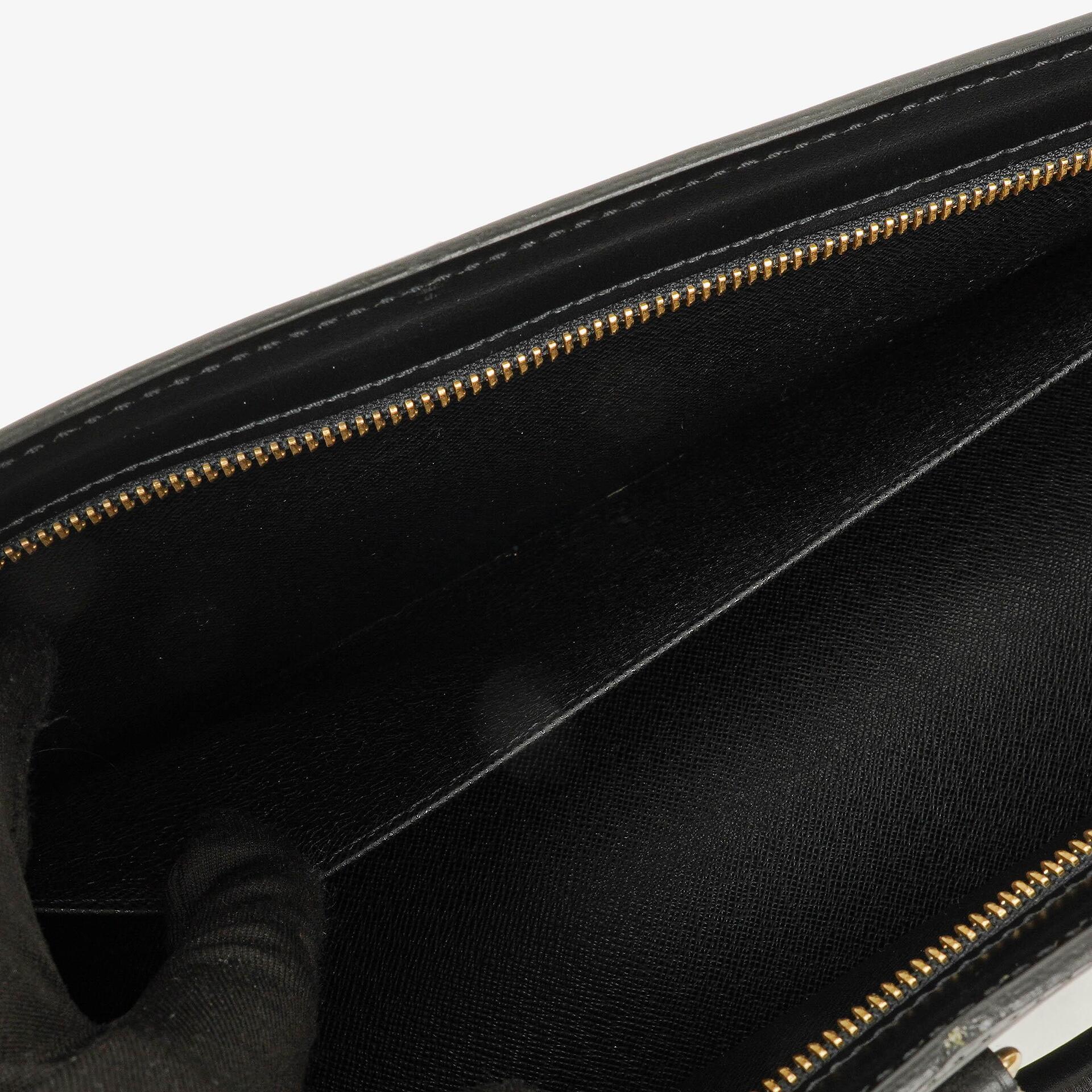 Louis Vuitton Triangle Handtasche aus schwarzem Epi-Leder