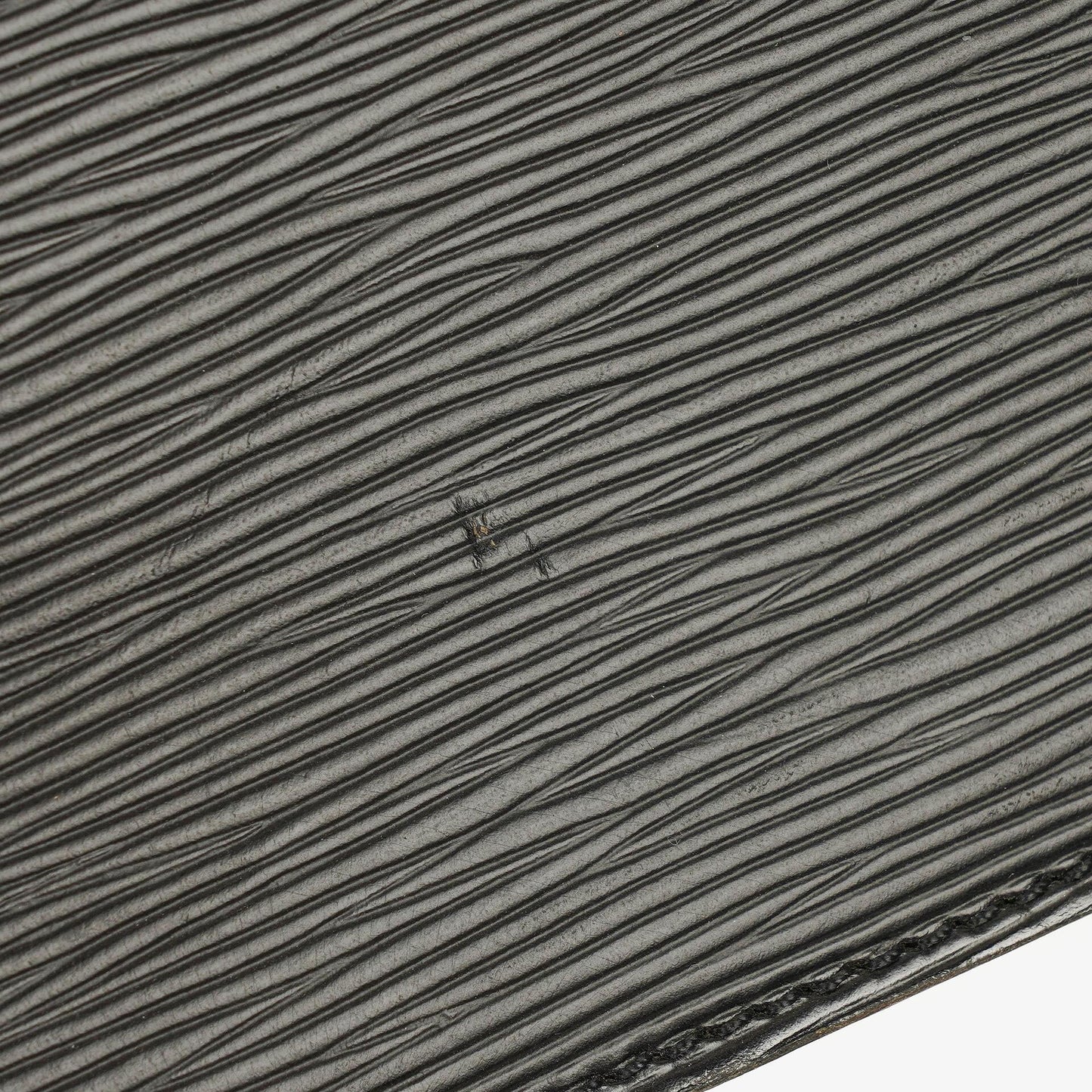 Louis Vuitton Triangle Handtasche aus schwarzem Epi-Leder
