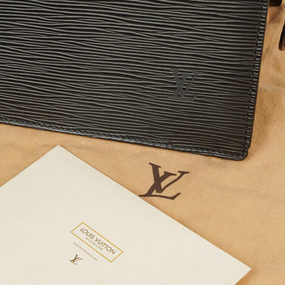 Louis Vuitton Triangle Handtasche aus schwarzem Epi-Leder