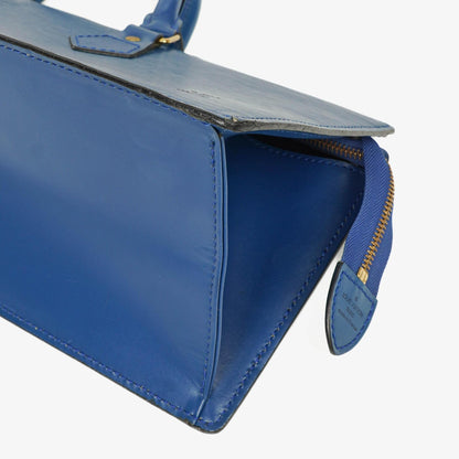 Louis Vuitton Triangle Handtasche aus blauem Epi Leder