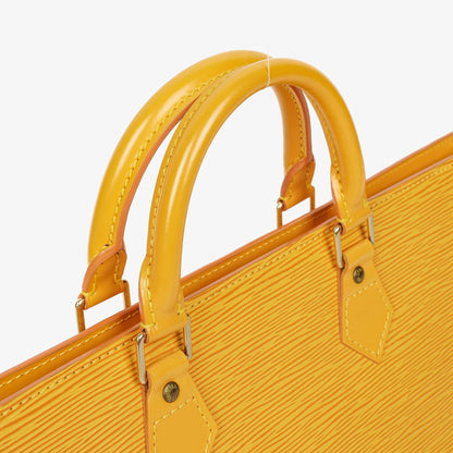 Louis Vuitton Triangle Handtasche aus gelbem Epi-Leder