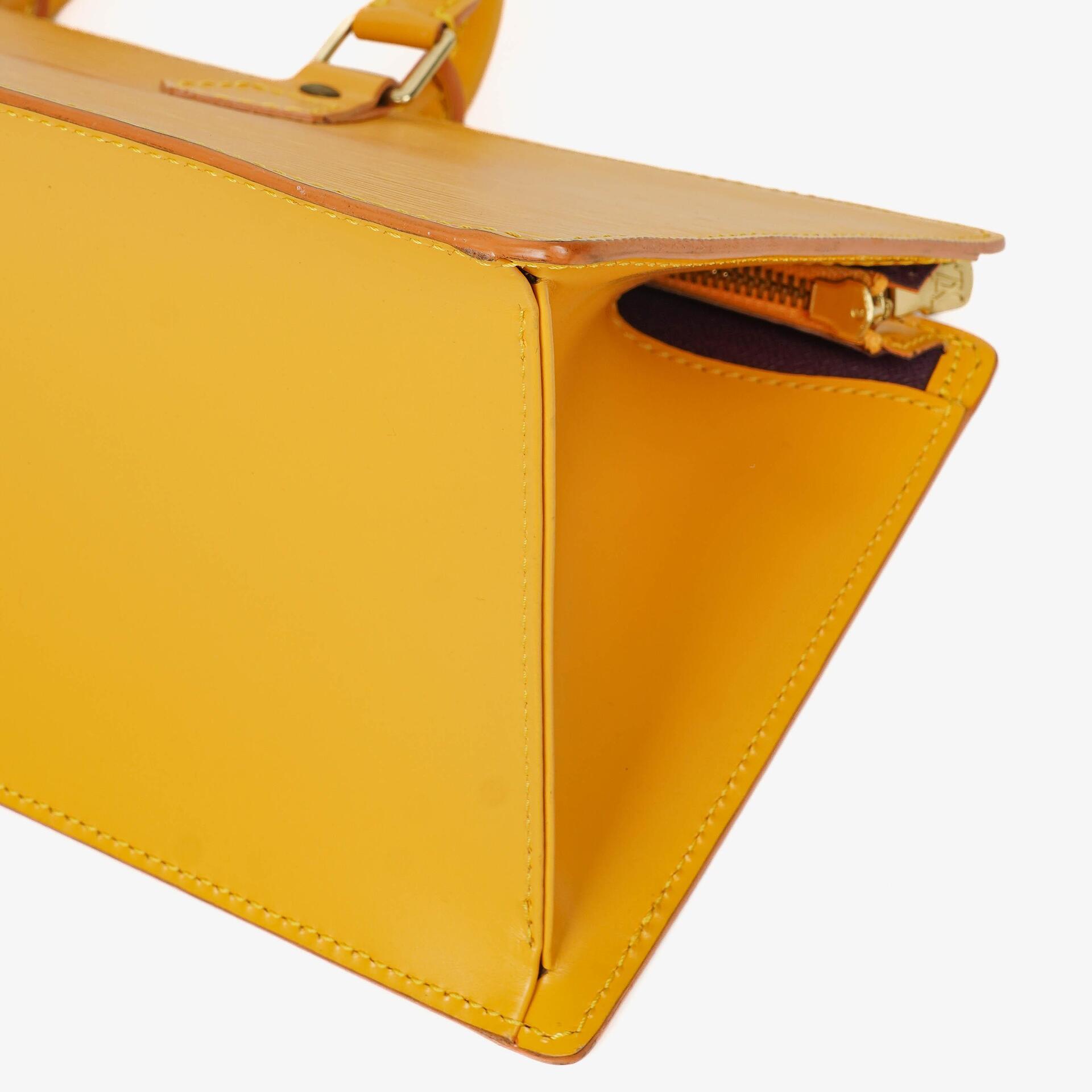 Louis Vuitton Triangle Handtasche aus gelbem Epi-Leder