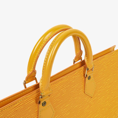 Louis Vuitton Triangle Handtasche aus gelbem Epi-Leder