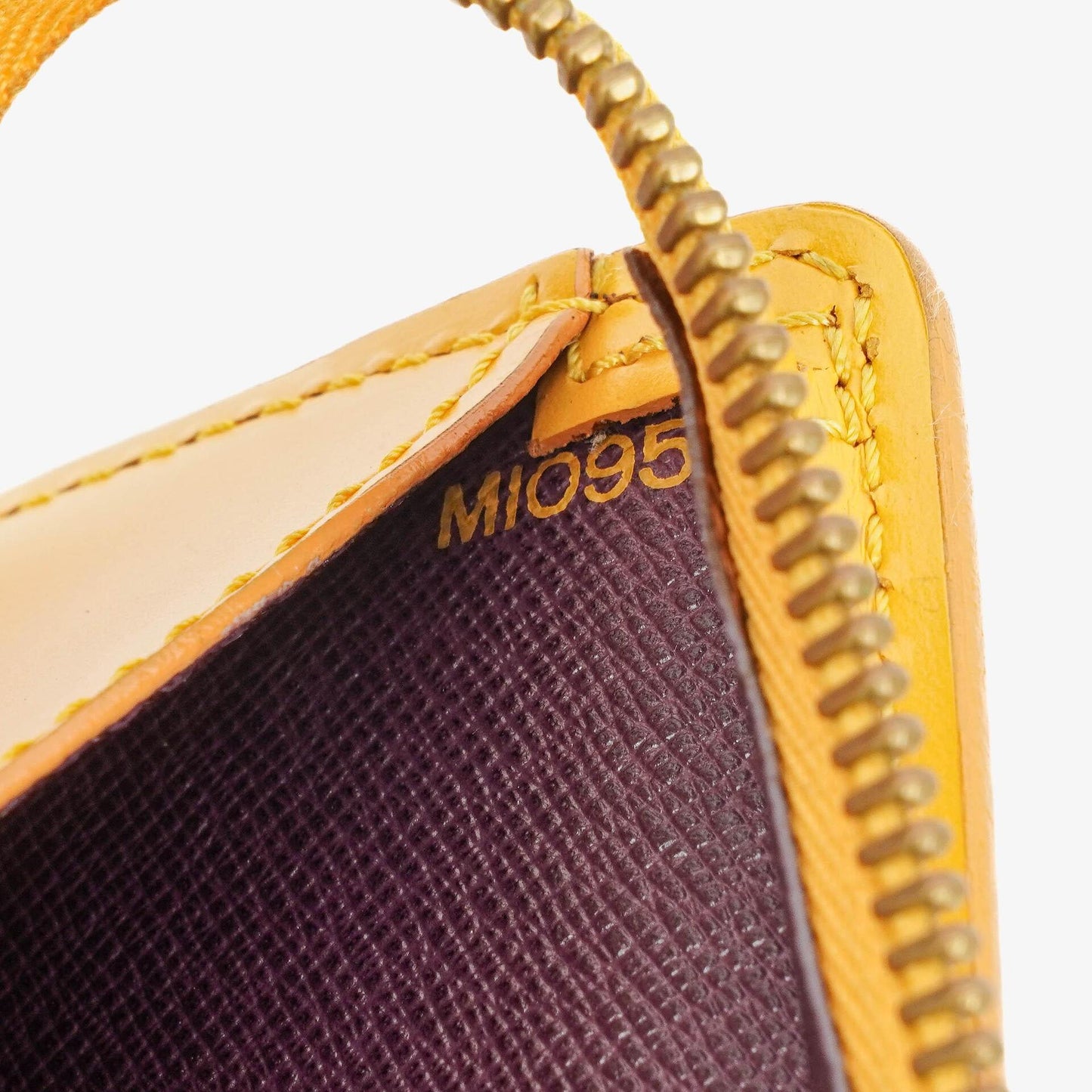 Louis Vuitton Triangle Handtasche aus gelbem Epi-Leder
