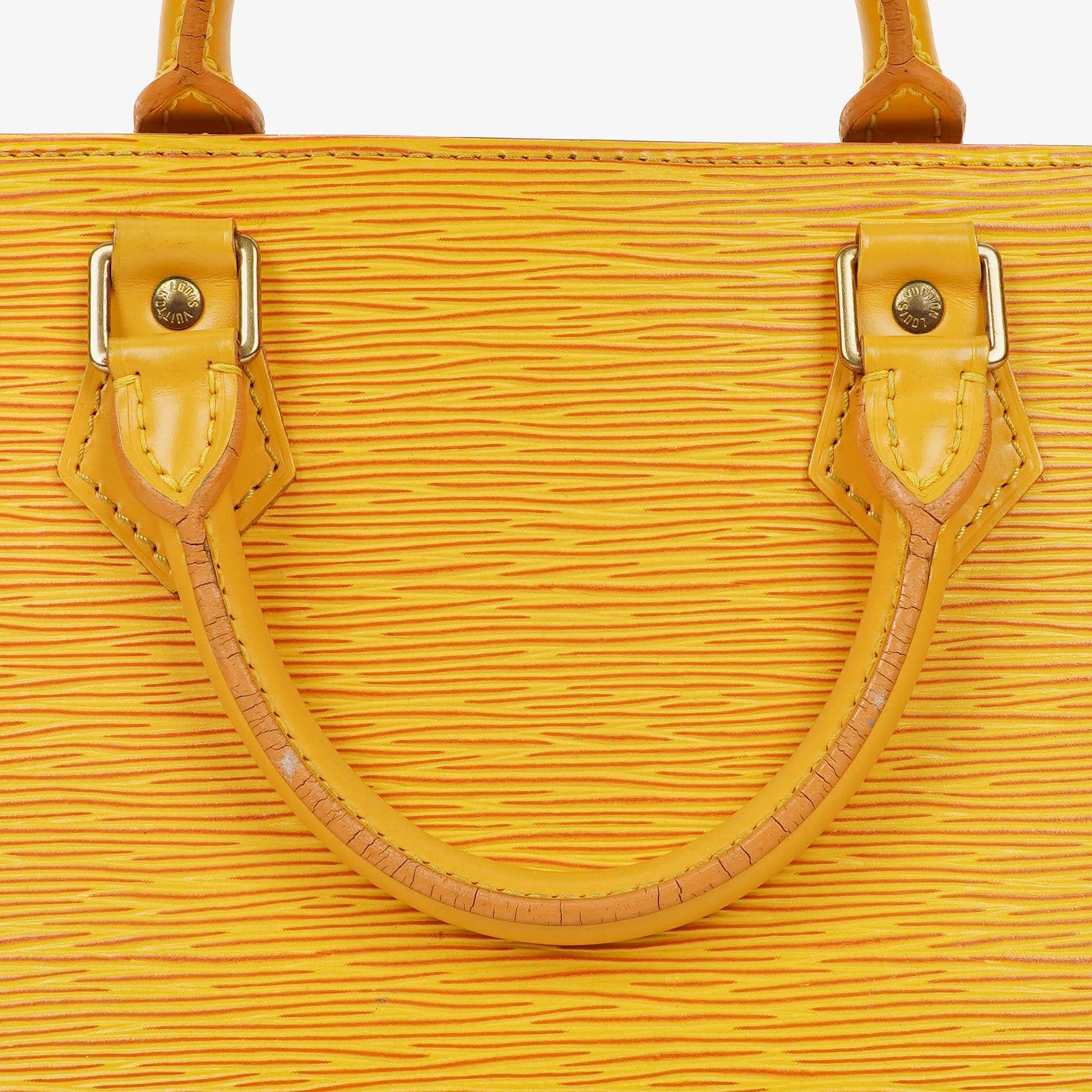 Louis Vuitton Triangle Handtasche aus gelbem Epi-Leder
