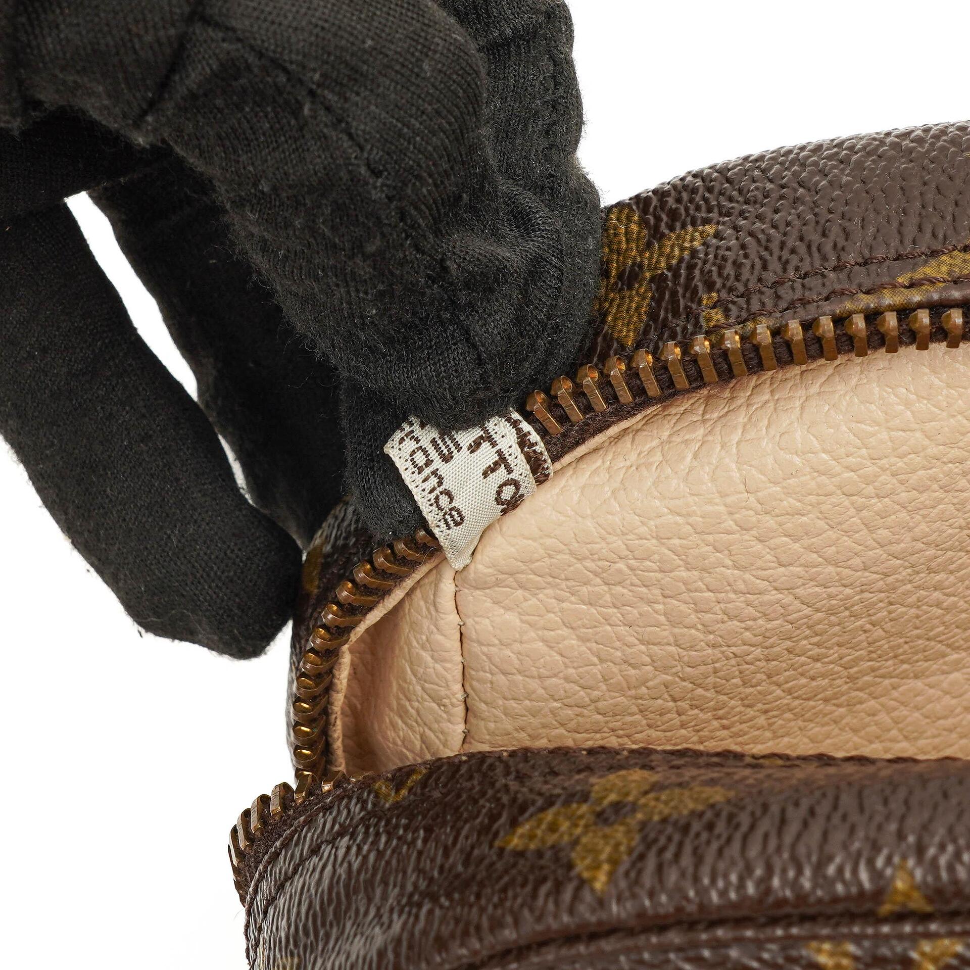 Louis Vuitton Trousse Toilette 23 Monogram Canvas Kosmetiktasche