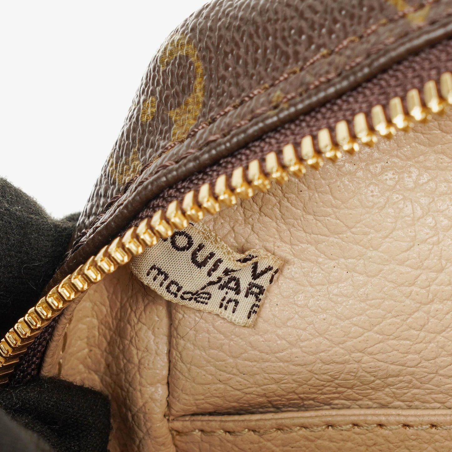 Louis Vuitton Trousse Toilette 23 Kosmetiktasche aus Monogram Canvas