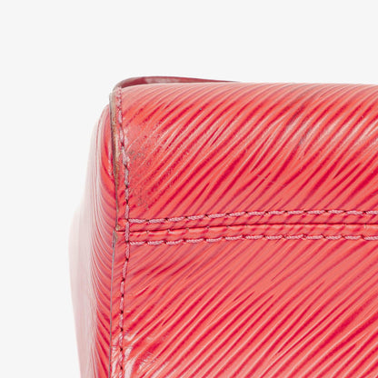 Louis Vuitton Twist MM Schultertasche aus Hot Pink Epi Leder