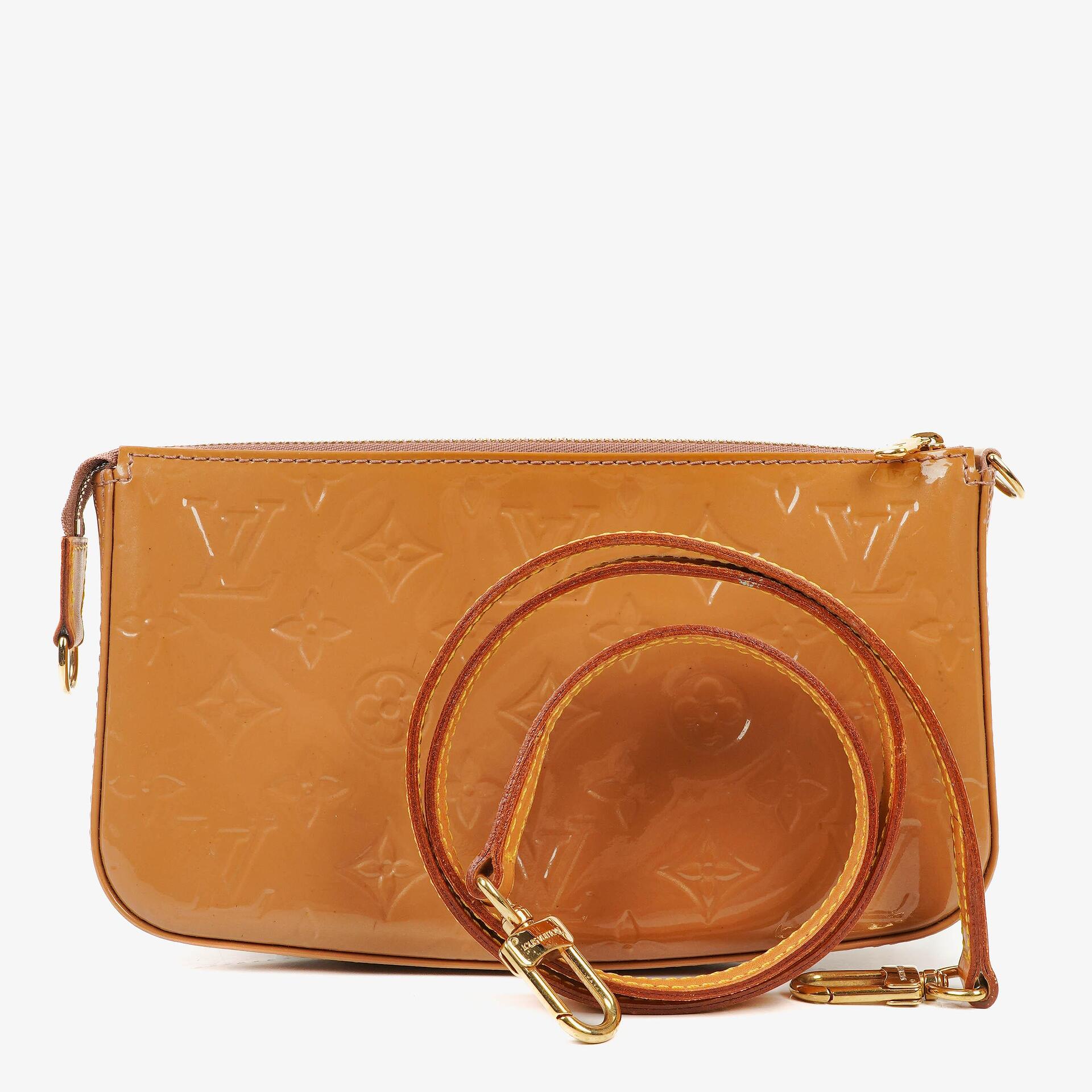 Louis Vuitton Vernis Pochette Accessoires NM in Rose Velours