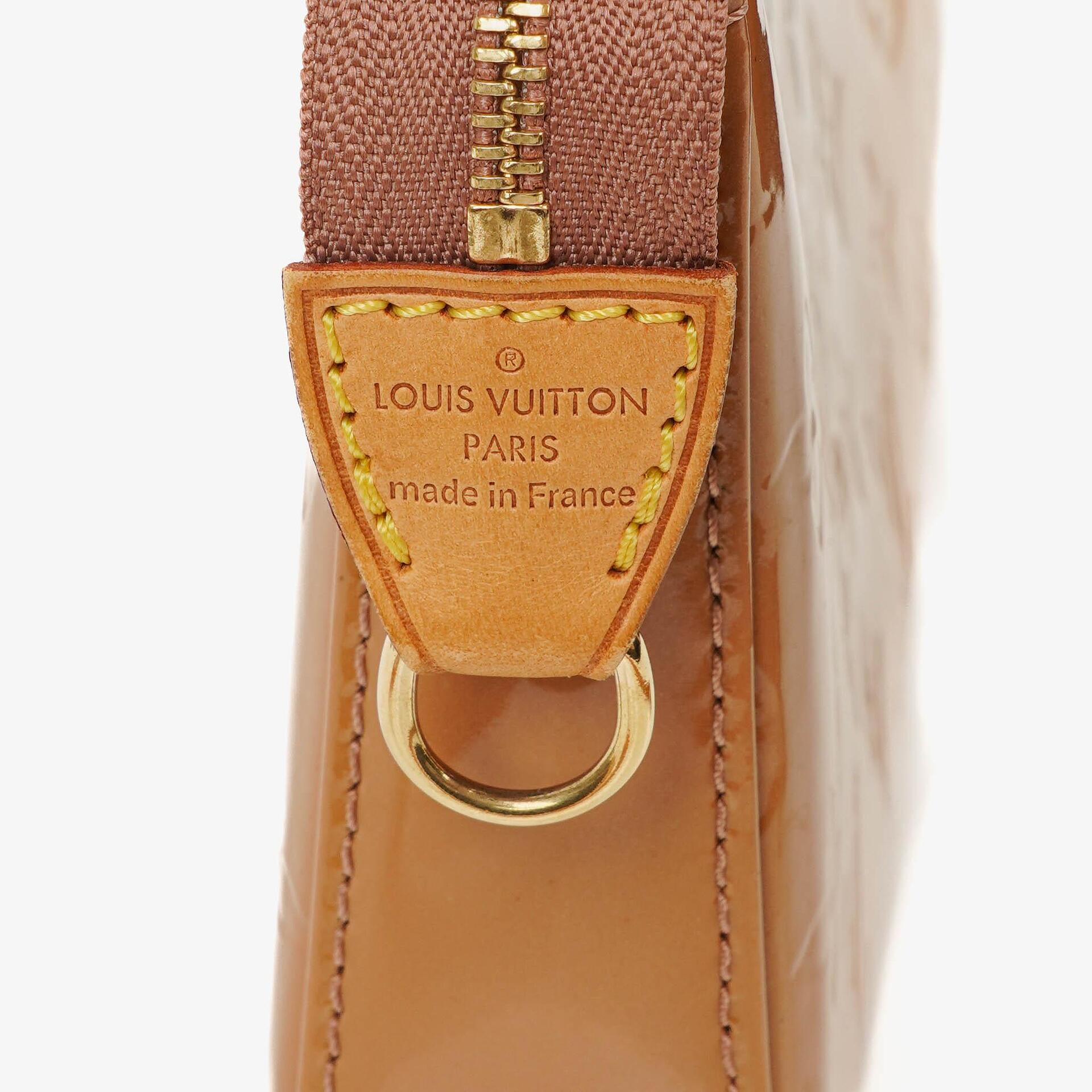 Louis Vuitton Vernis Pochette Accessoires NM in Rose Velours