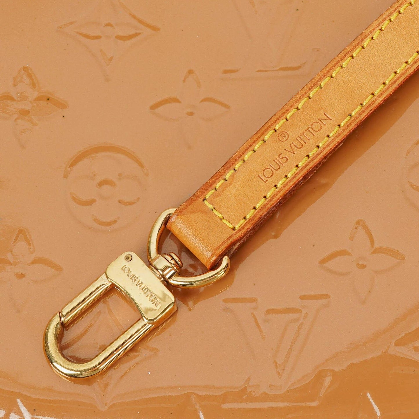Louis Vuitton Vernis Pochette Accessoires NM in Rose Velours