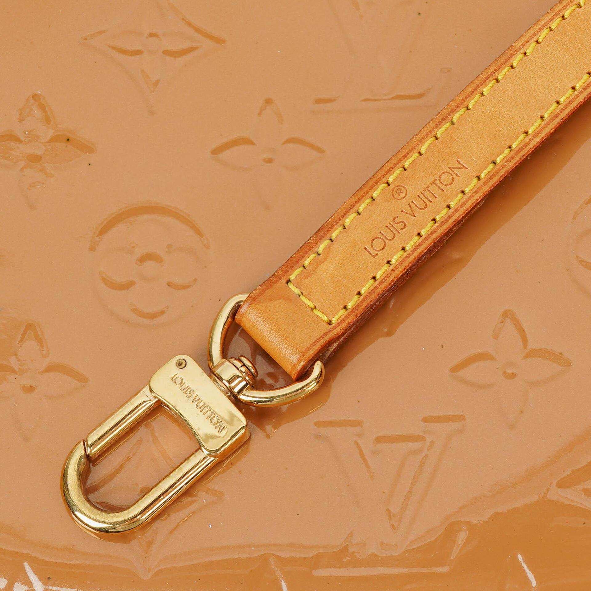 Louis Vuitton Vernis Pochette Accessoires NM in Rose Velours