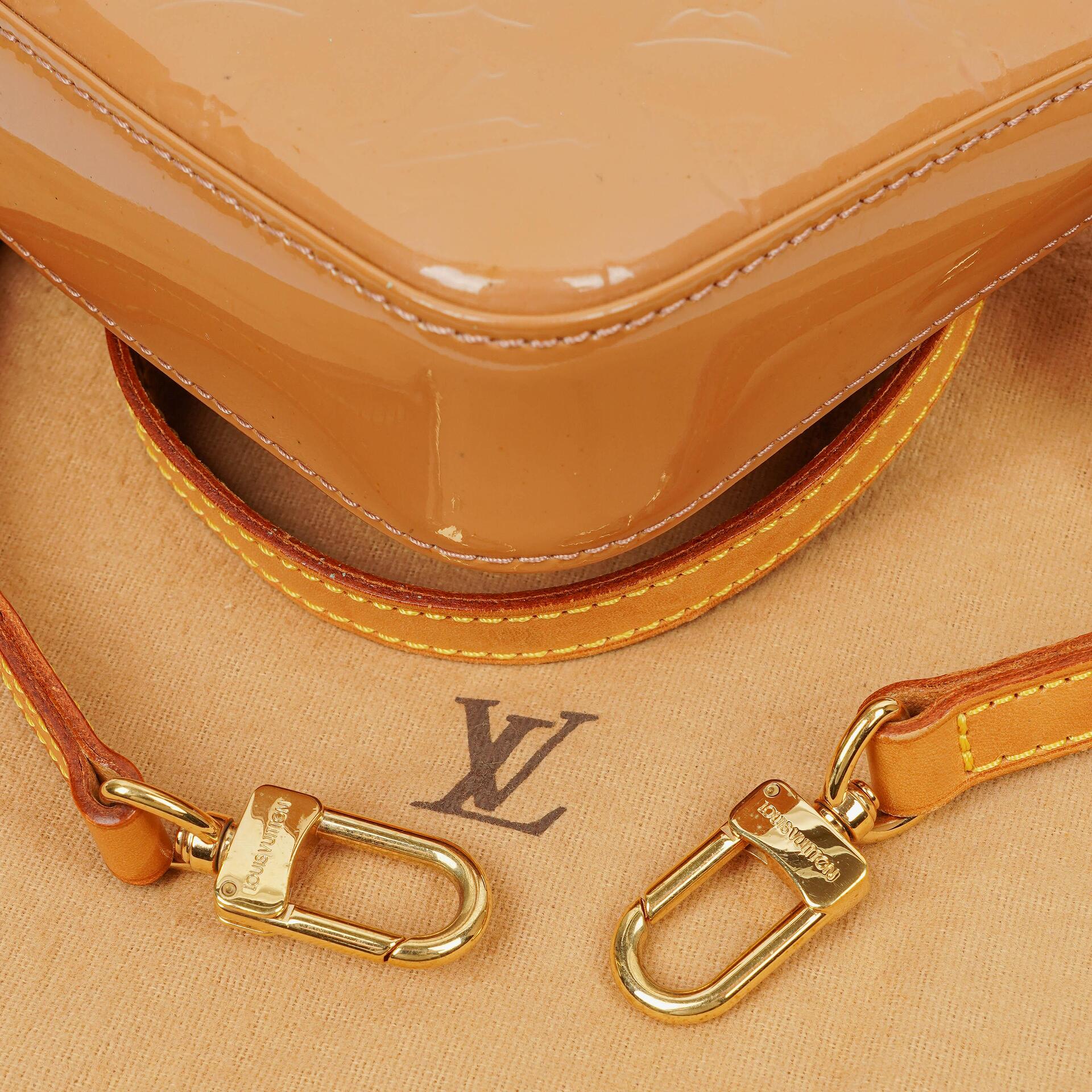 Louis Vuitton Vernis Pochette Accessoires NM in Rose Velours