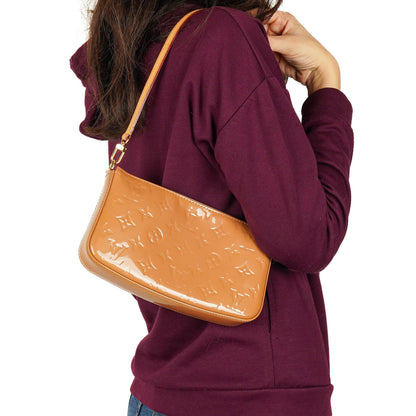 Louis Vuitton Vernis Pochette Accessoires NM in Rose Velours