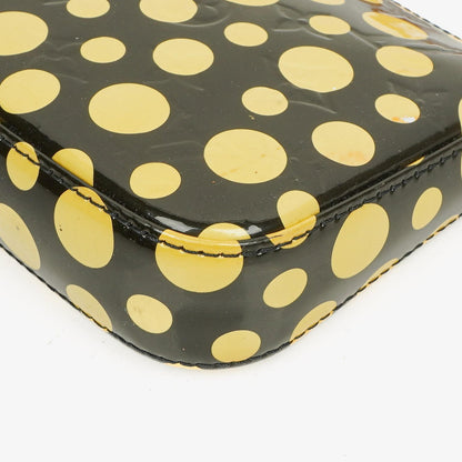 Louis Vuitton Yayoi Kusama Infinity Dots Pochette Accessoires aus schwarz-gelbem Vernis