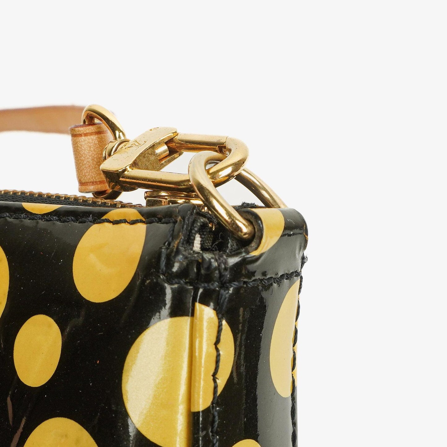 Louis Vuitton Yayoi Kusama Infinity Dots Pochette Accessoires aus schwarz-gelbem Vernis
