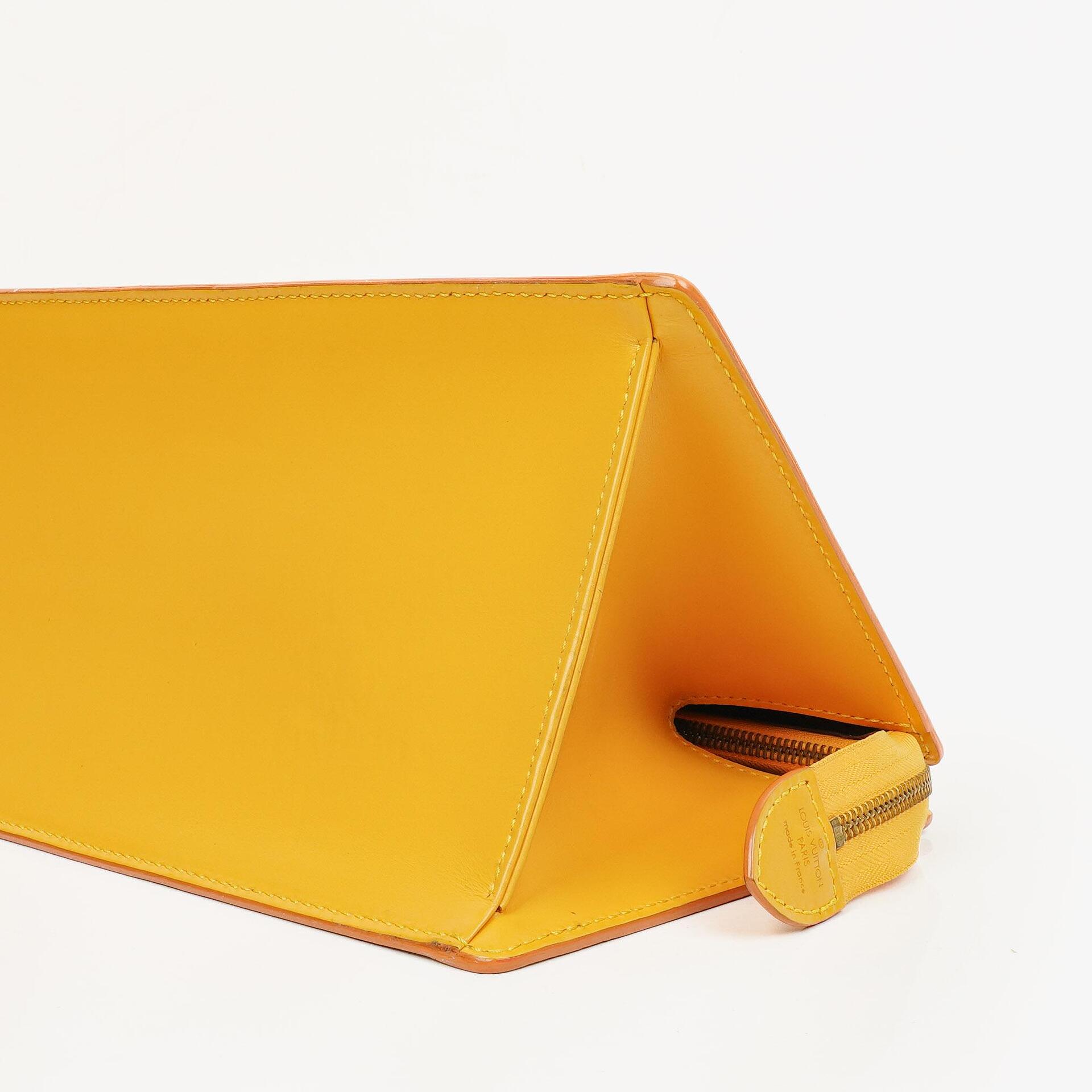 Louis Vuitton Sac Triangle Tasche aus gelbem Epi Leder