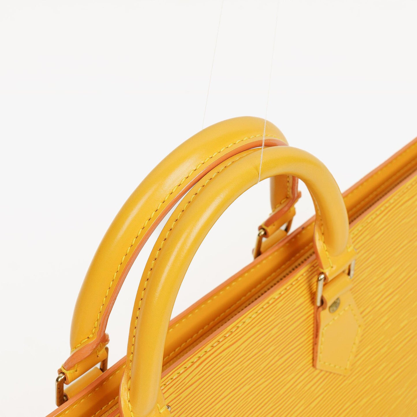 Louis Vuitton Sac Triangle Tasche aus gelbem Epi Leder