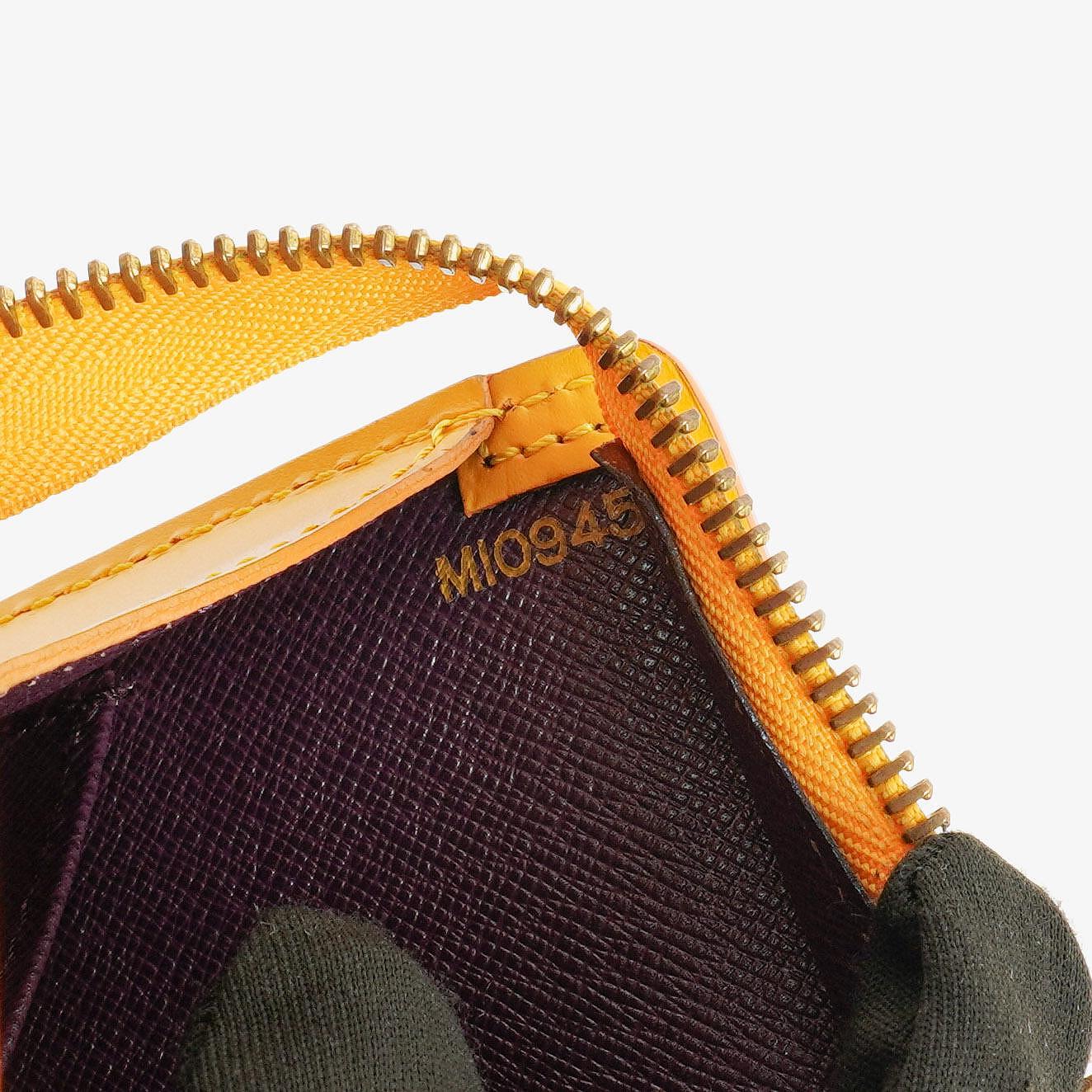 Louis Vuitton Sac Triangle Tasche aus gelbem Epi Leder