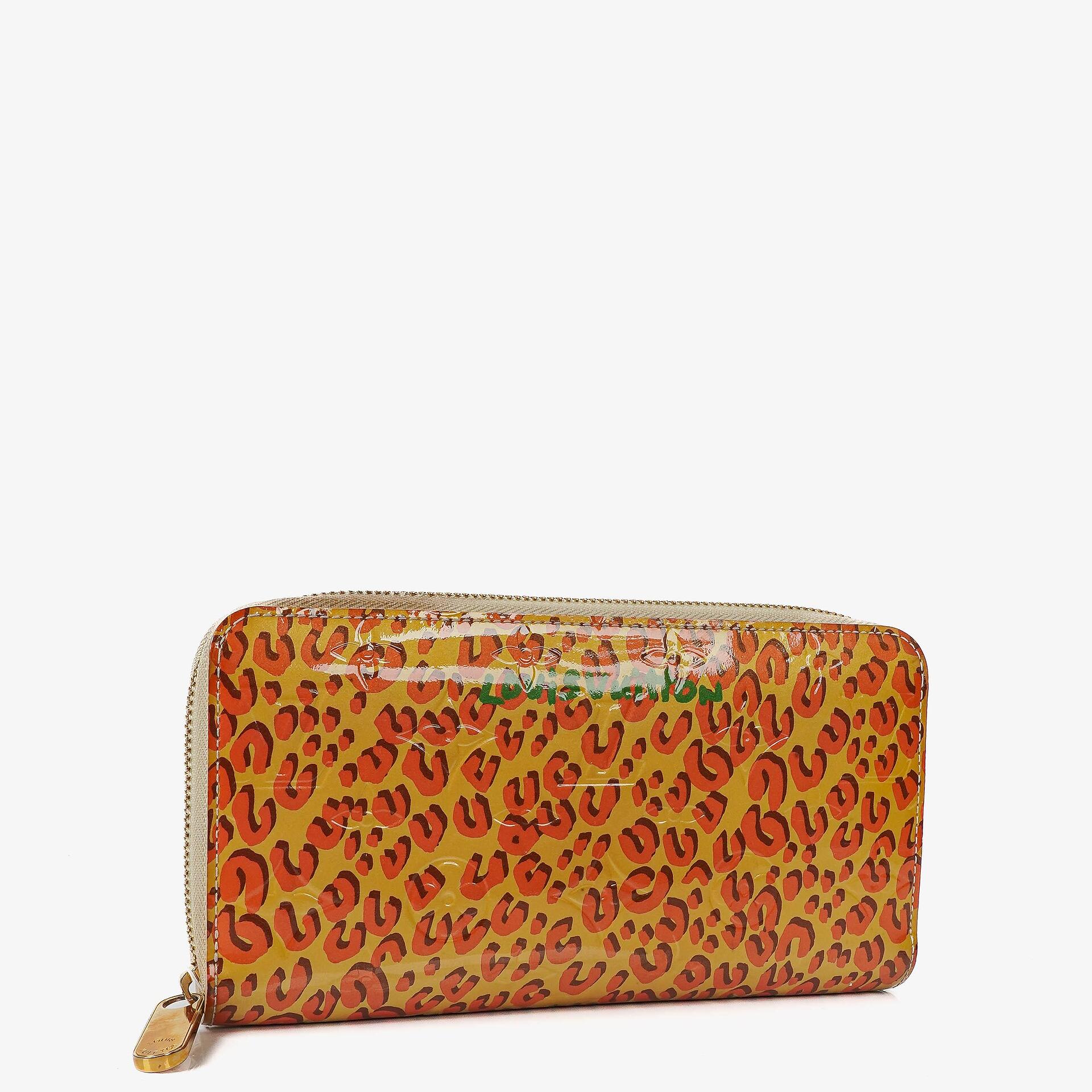 Louis Vuitton Zippy Geldbörse aus Vernis in Blanc Corail mit Leopard Print