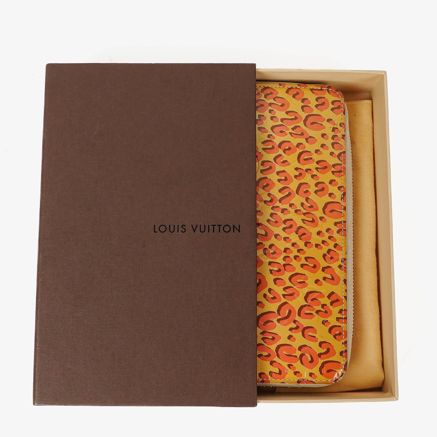 Louis Vuitton Zippy Geldbörse aus Vernis in Blanc Corail mit Leopard Print