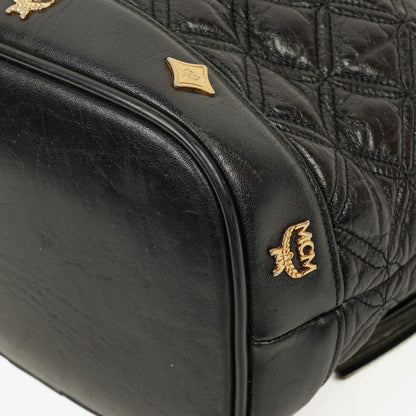 MCM Bucket Bag aus schwarzem gestepptem Kalbsleder mit Nieten