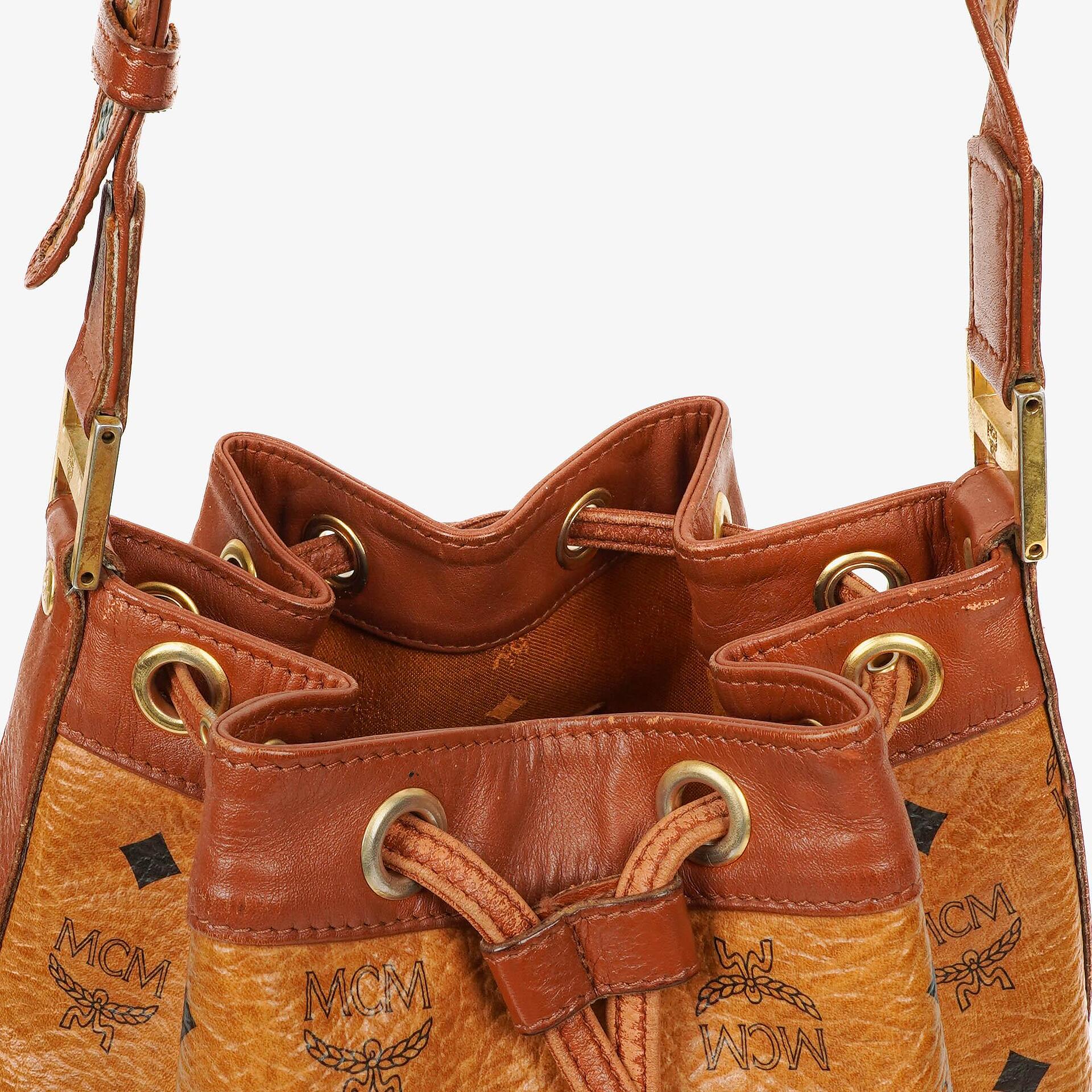 MCM Visetos Beuteltasche in Cognac