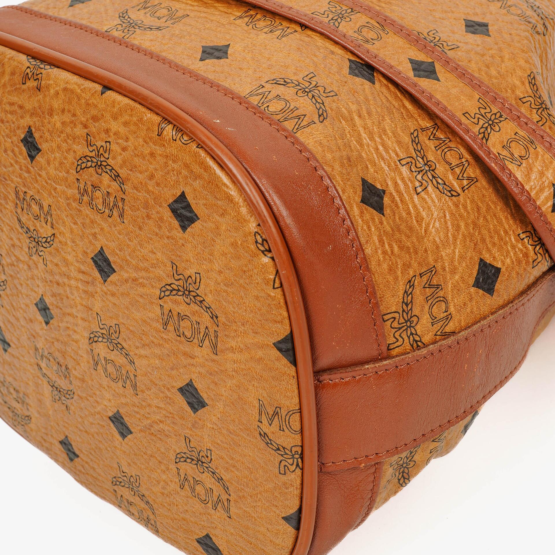 MCM Visetos Beuteltasche in Cognac