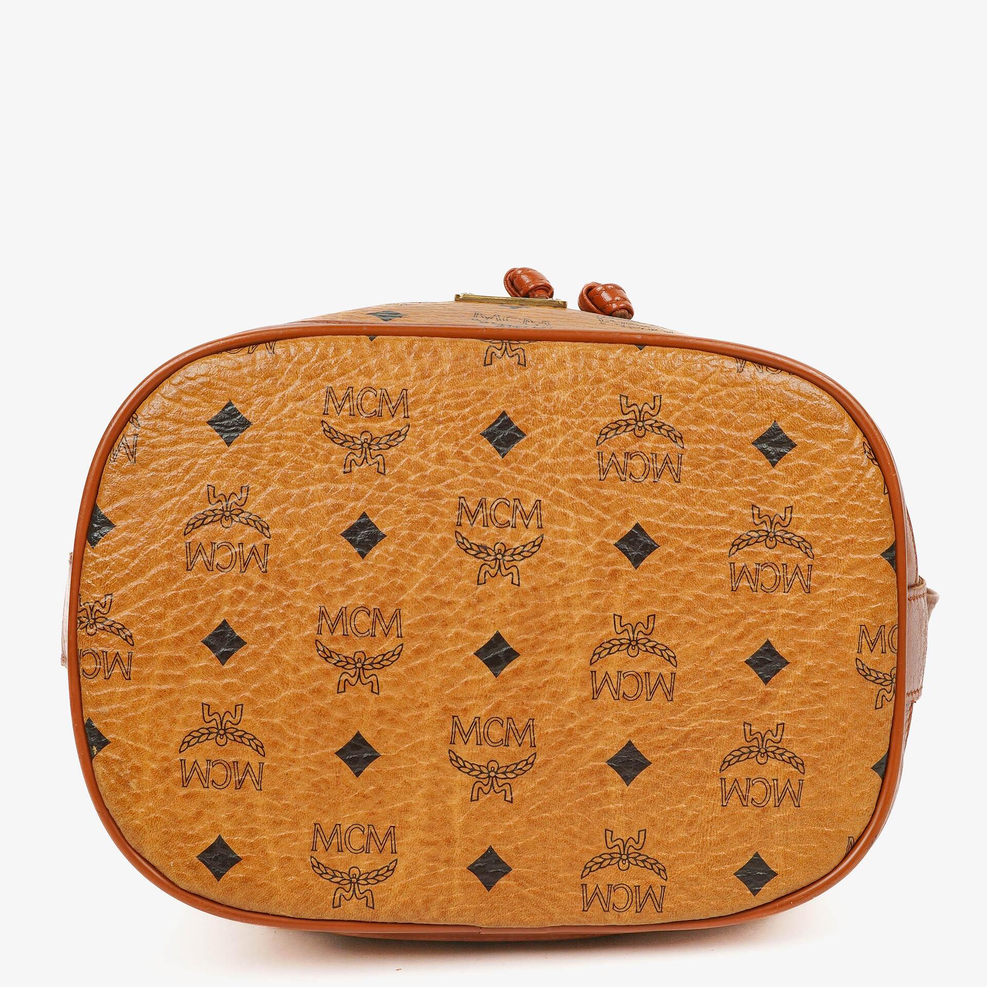 MCM Visetos Beuteltasche in Cognac