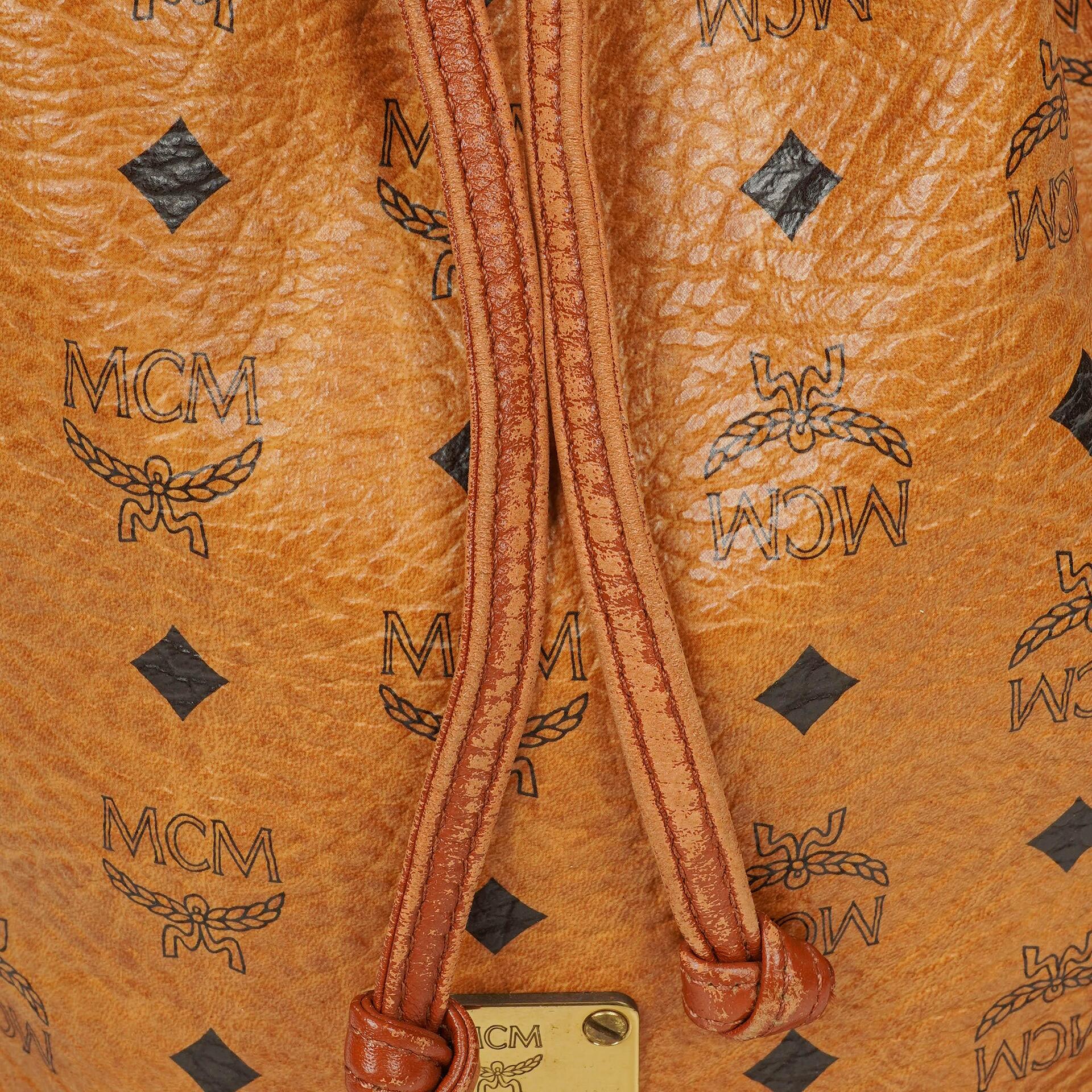 MCM Visetos Beuteltasche in Cognac