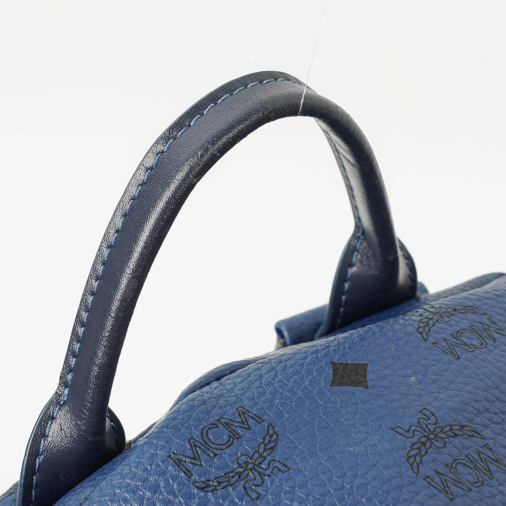 MCM Visetos Stark M Medium Rucksack in Blau mit Nieten