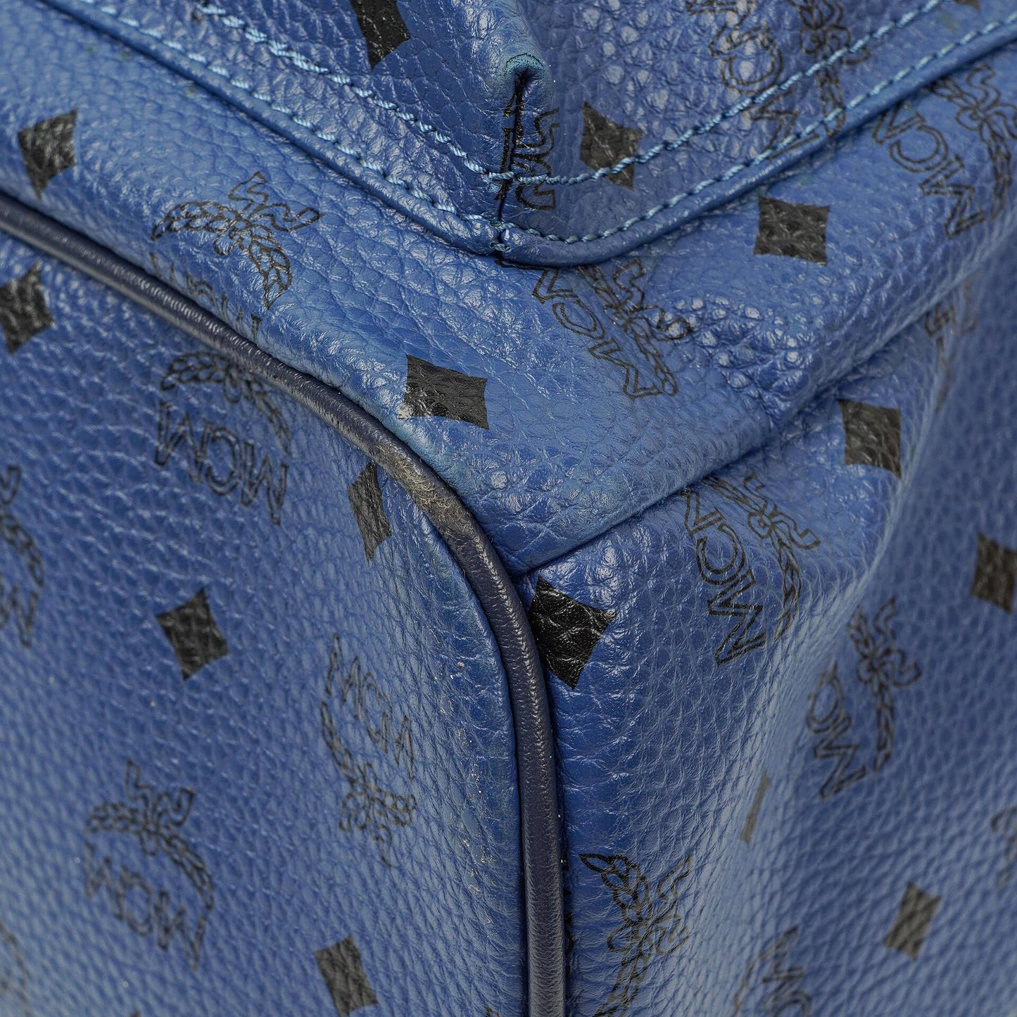 MCM Visetos Stark M Medium Rucksack in Blau mit Nieten
