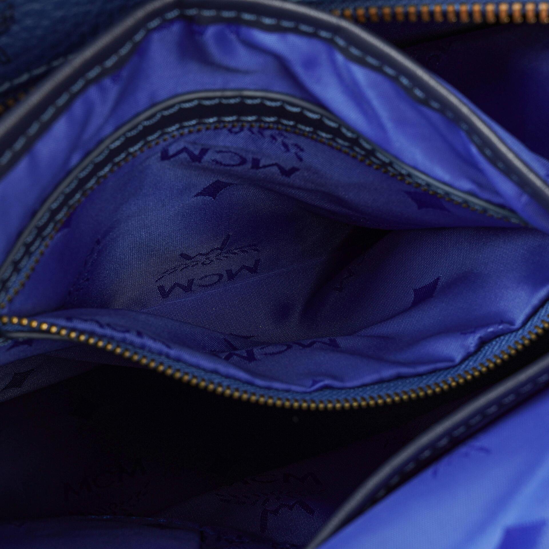 MCM Visetos Stark M Medium Rucksack in Blau mit Nieten