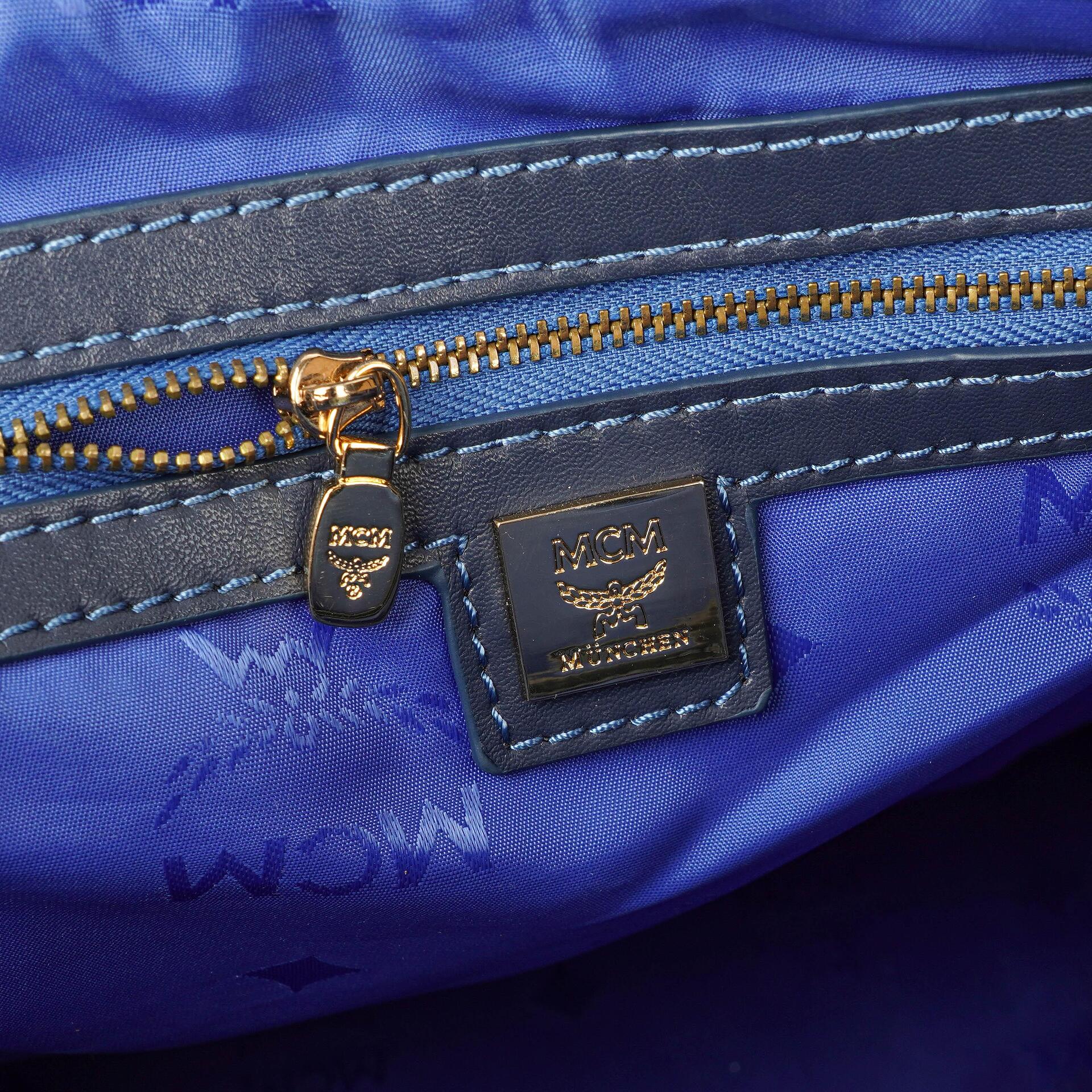MCM Visetos Stark M Medium Rucksack in Blau mit Nieten