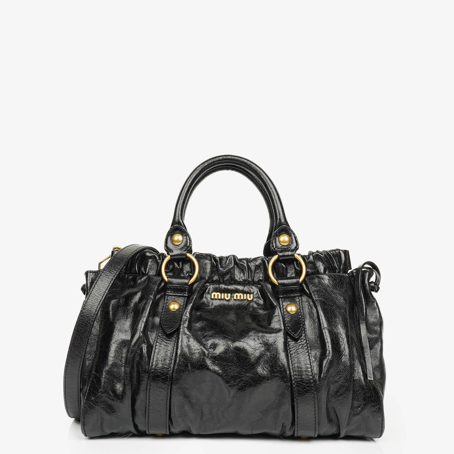 Miu Miu Satchel Tasche aus schwarzem Vitello Leder